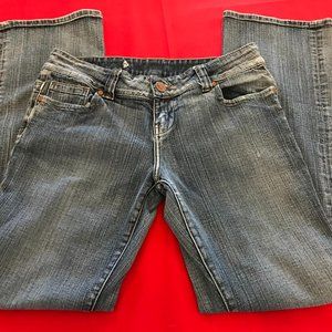 American Rag CIE Elite Straight Leg Jeans Size 9R Inseam 31 Low Rise  98% Cotton